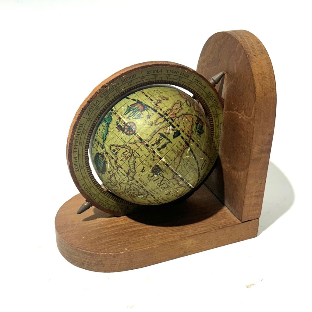 BOOK END (1 end only ), Vintage Globe